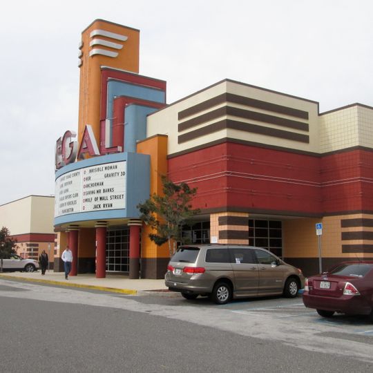 Regal Beach Boulevard 18