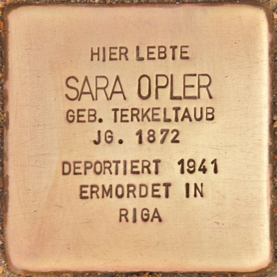 Stolperstein en memoria de Sara Opler