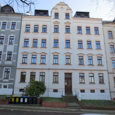 Mietshaus in geschlossener Bebauung mit Vorgarten Hilbersdorfer Straße 46