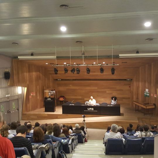 Auditorio de la Facultad de Filosofía y Letras de la UAB