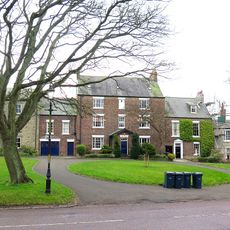 No 52 (Olde House) And Coach House Adjoining To East