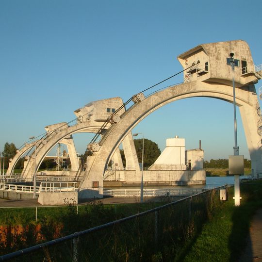 Hagestein weir-lock complex