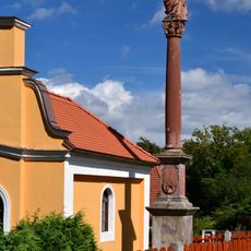 Sloup se sochou svaté Barbory