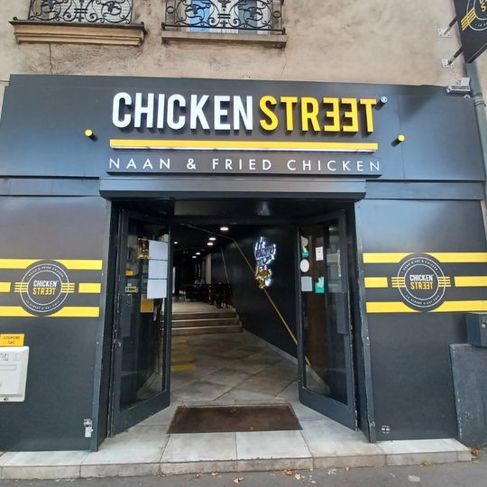 Chicken Street Montrouge Naan & Fried Chicken