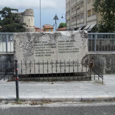 Monumento alla strage di Avenza del 10 novembre 1944