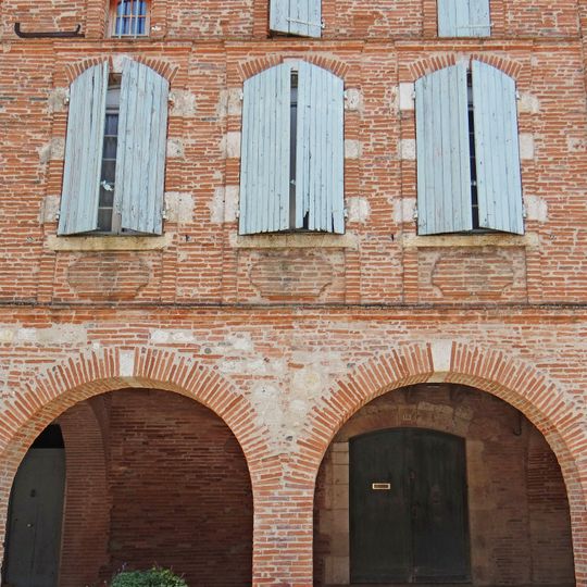 Immeuble, place de la Halle, cad. 508