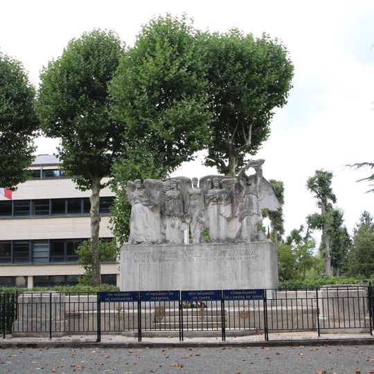 War memorial in Rambouillet