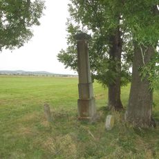 Kříž jižně od Dnešic