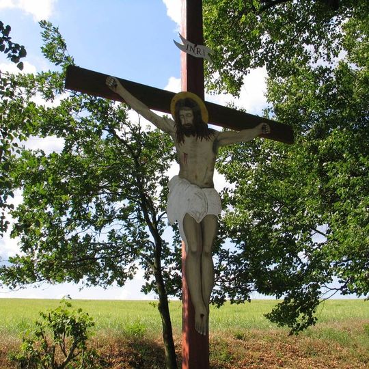 Dřevěný pamětní kříž v Úněticích