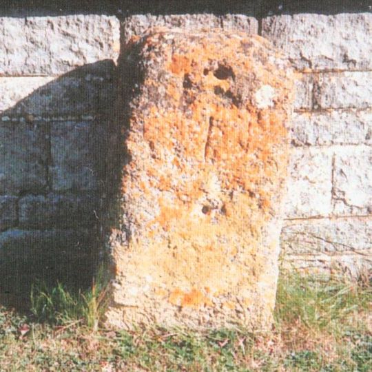 Milestone, W end of Somerton