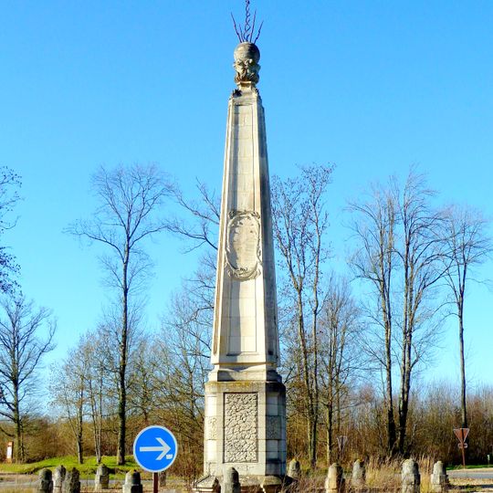 Villeneuve-le-Comte obelisk