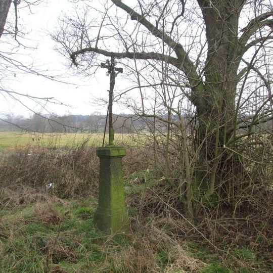 Kříž v lukách jižně od Vránova