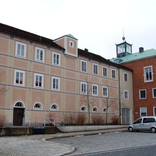 Ehem. Hauptverwaltung der Frankona-Rückversicherungs- AG in München, jetzt Schule