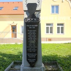 Pomník padlým v Nadrybech