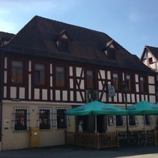 Wohn- und Geschäftshaus