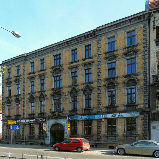 Kamienica przy ul. Henryka Dąbrowskiego 11 w Chorzowie