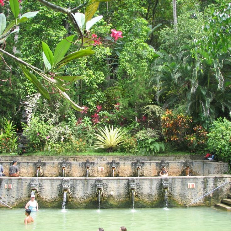 Piscinas Termales de Banjar