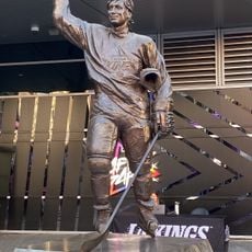 Statue of Wayne Gretzky