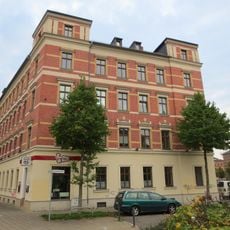 Mietshaus in ehemals geschlossener Bebauung, in Ecklage Elisenstraße 40