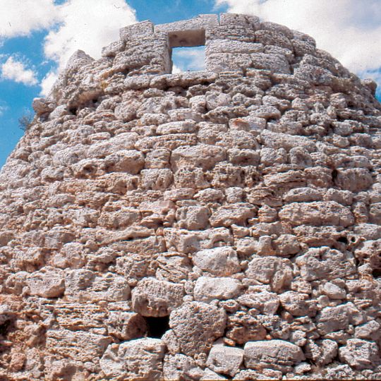 Poblado y necrópolis de Torelló Talayot de Torelló''
