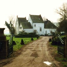 Zwanenburg: hekpijlers