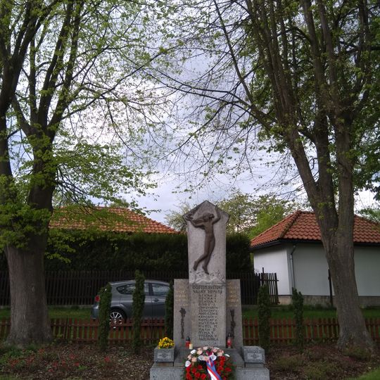 World Wars memorial in Rynárec