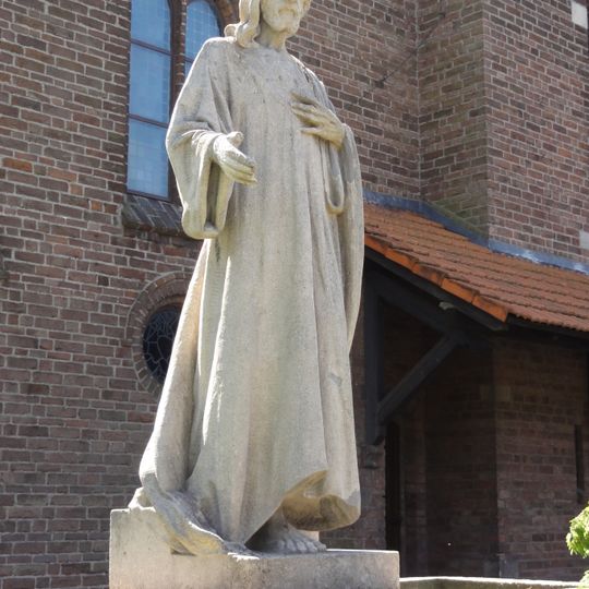 Statue of Sacred Heart of Jesus Christ
