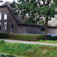 Benedeneind NZ 414, Benschop