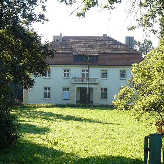 Manor in Chocicza Wielka