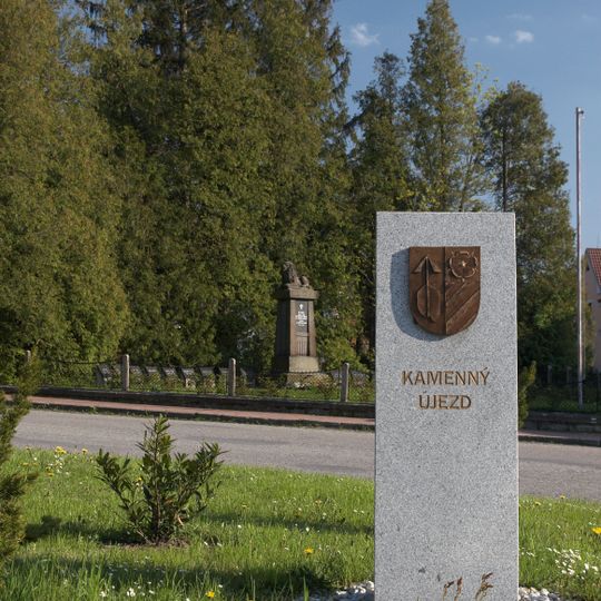 Sloup s obecním znakem