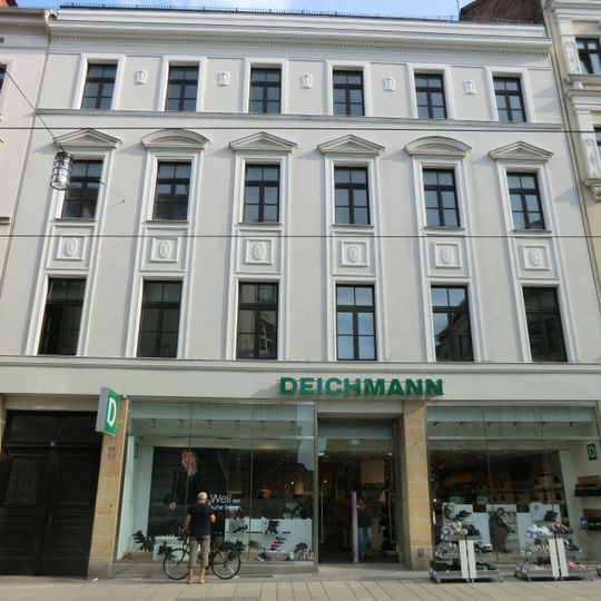 Wohn- und Geschäftshaus in geschlossener Bebauung Berliner Straße 4