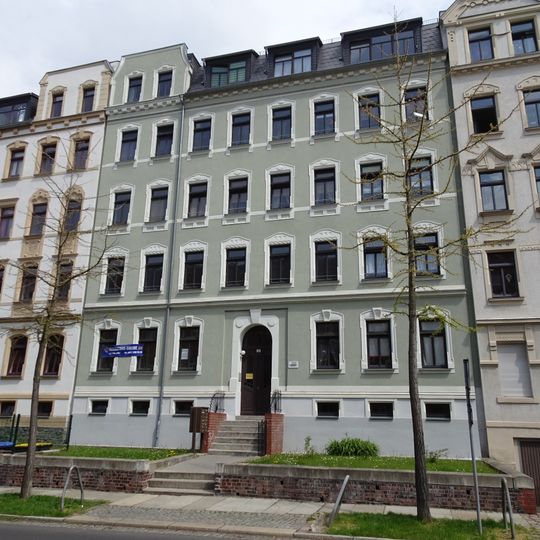 Mietshaus in geschlossener Bebauung mit Vorgarten Margaretenstraße 50