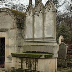Grave of familles Cauchois et Lavollée