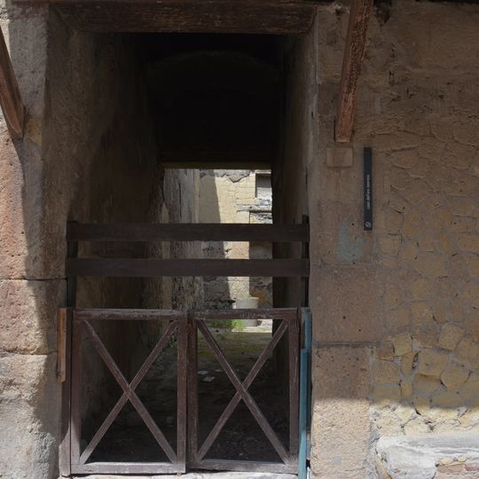 Casa dell'ara laterizia