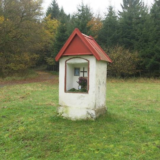 Kaplička na rozcestí u Němčí