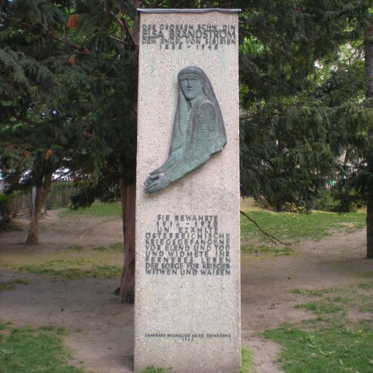 Elsa Brändström monument Vienna by Hans Jaksch & Robert Ullmann