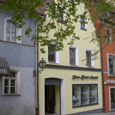 Wohn- und Geschäftshaus