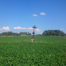 Kříž v poli východně od Světců