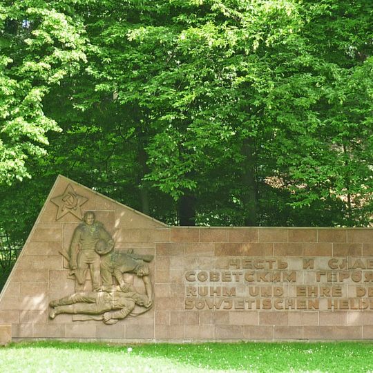 Sowjetisches Ehrenmal Platz der Jugend