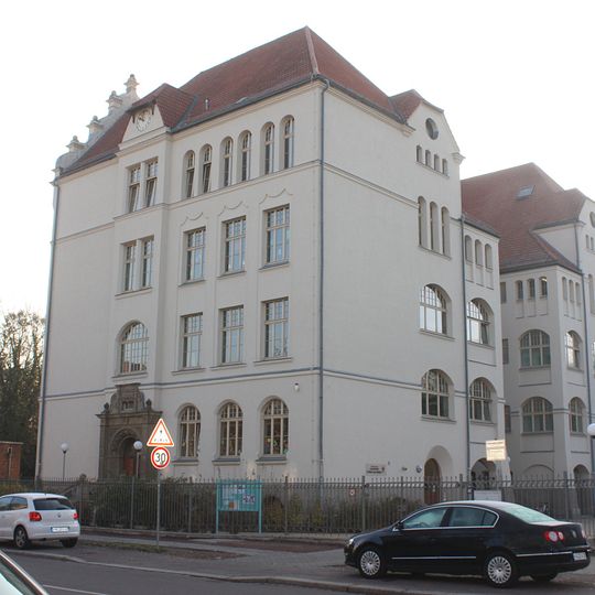 Schulgebäude Huttenstraße 40