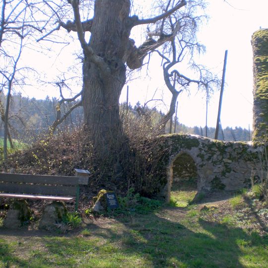 Ruine der Kapelle St. Rochus und St. Leonhard in Pommelsbrunn