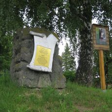 Pamětní deska u kostela ve Staré Rudné