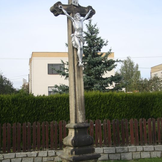 Kříž na Pražské ulici