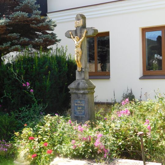 Kříž u domu č. 48 v Dolním Městě