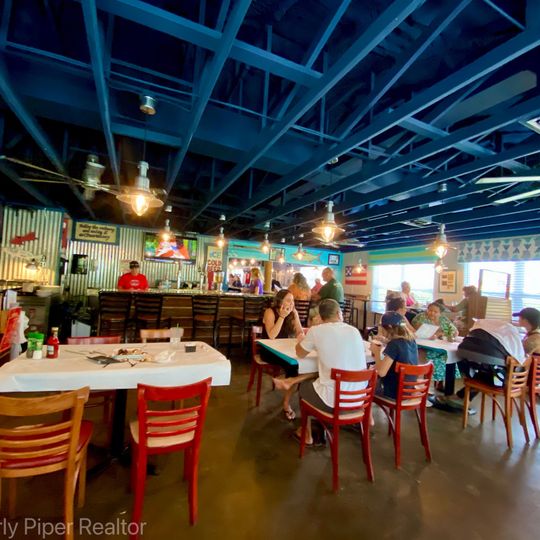 Blue Dog Bar & Grill