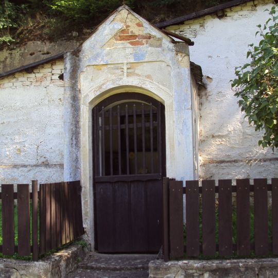 Kaplička u silnice na jižním okraji Blateček