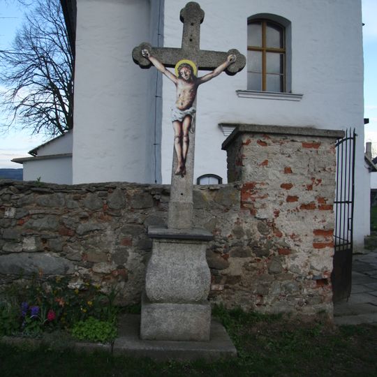 Kříž u kostela sv. Jana Křtitele ve Střížově