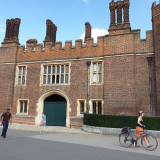 Official Ticket Office, Hampton Court Palace