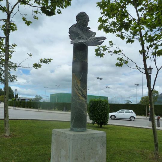 Monumento a Ricardo Vázquez Prada