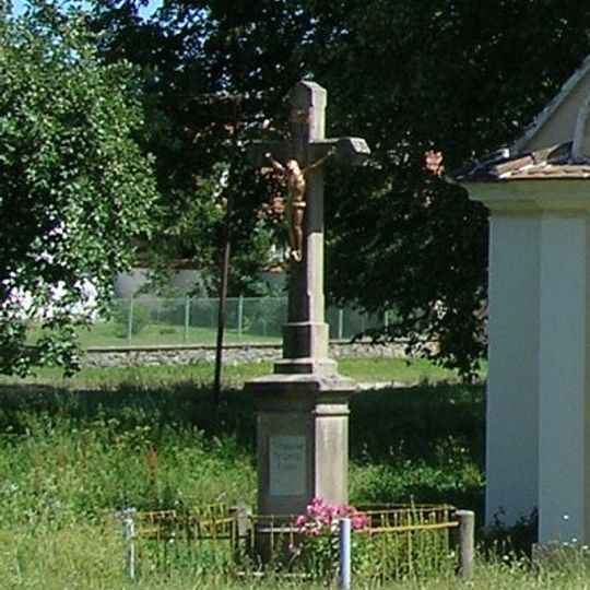 Kříž u kaple sv. Cyrila a Metoděje v Bonově